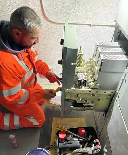 Power continuity amf panel serviced by engineer